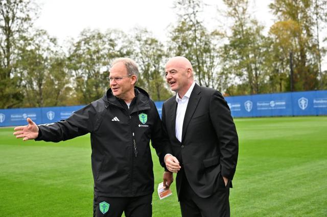 1729071610178046813.jpg 23.jpg