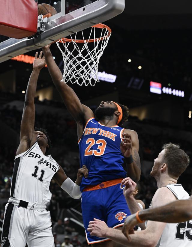 1638964598296017901.jpg Knicks_Spurs_Basketball.jpg